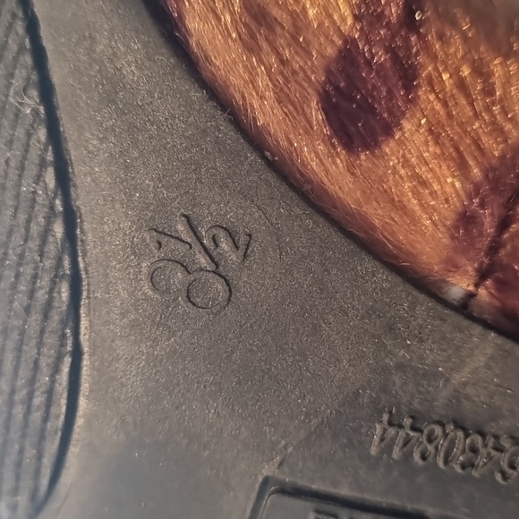 Leopard print ladies heeled shoe. Comfort Plus by predictions - Picture 2 of 2